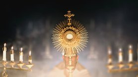 Momentos especiales de la predicación de san Josemaría sobre la Eucaristía.