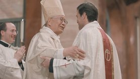 Ingreso de los ordenandos en la basílica.