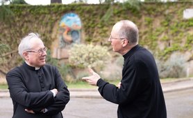 Qué es la Sociedad Sacerdotal de la Santa Cruz