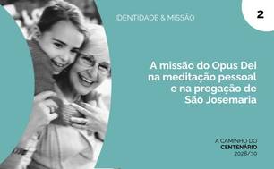 Uma neta abraça a sua avó.