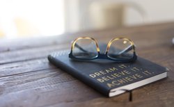 Textos para la lectura espiritual y la formación cristiana: profesional, doctrinal, apostólica, humana y espiritual.