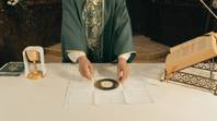 Sacerdote celebra la misa