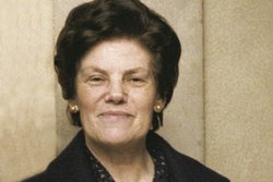 Dora del Hoyo fue una de las primeras mujeres del Opus Dei. Se encargó del cuidado de las personas que vivían en los centros del Opus Dei por amor a Dios.