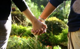 Charlas y recursos para aprender a vivir un noviazgo cristiano.
